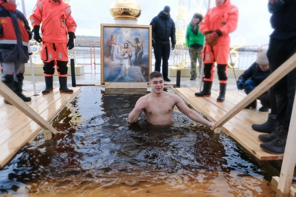Кому врачи Коми не рекомендуют окунаться в прорубь.