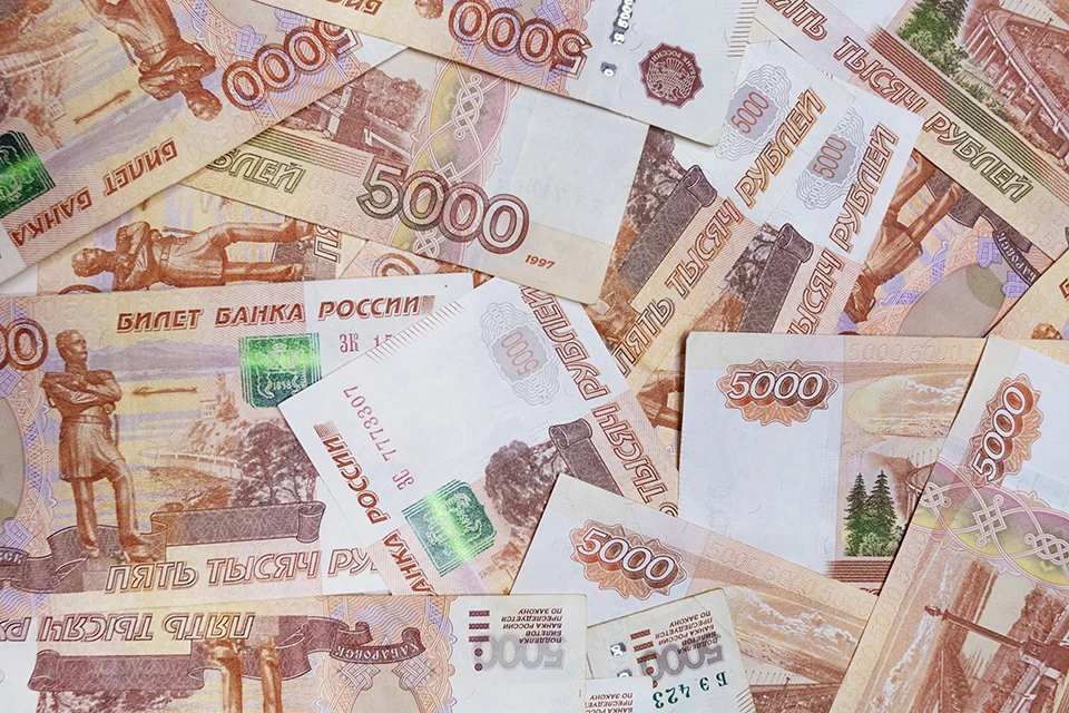 Похитив деньги, чебоксарец отправил их телефонным кураторам, оставив себе 15 тысяч рублей.