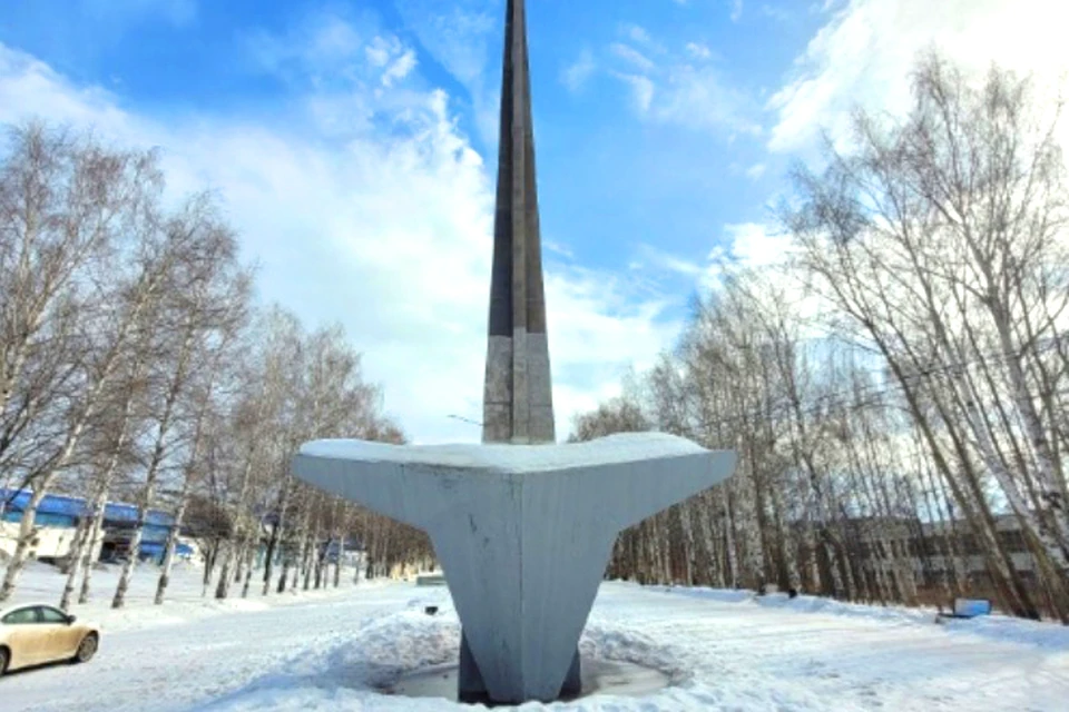 Монумент «Карающий меч» расположился в парке им. Кирова. Фото: 2gis.ru
