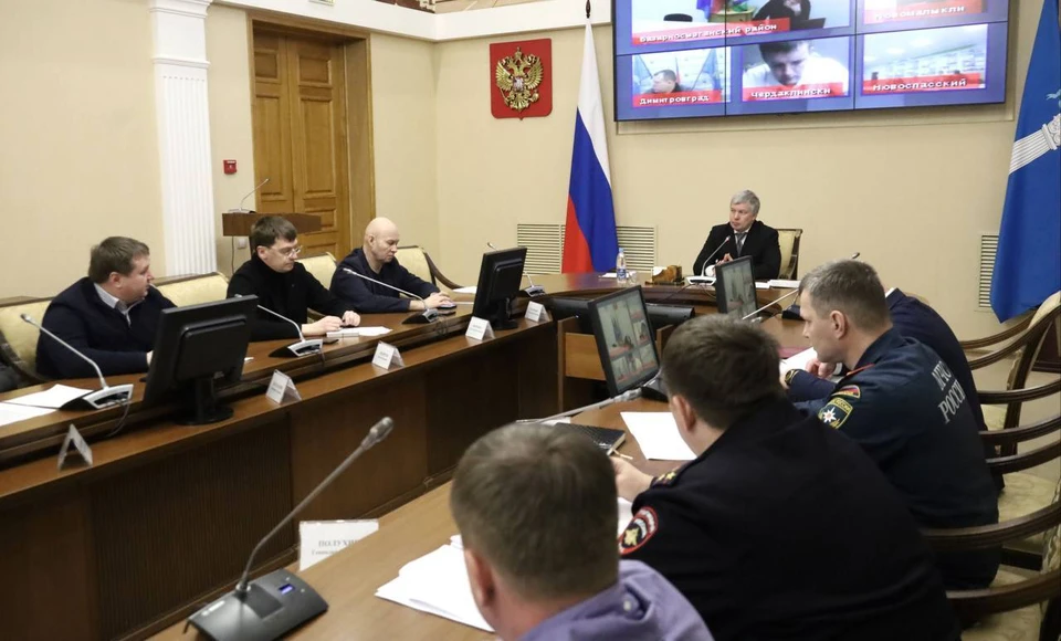 Перед утренней комиссией по ликвидации ЧС Русских объехал Ульяновск