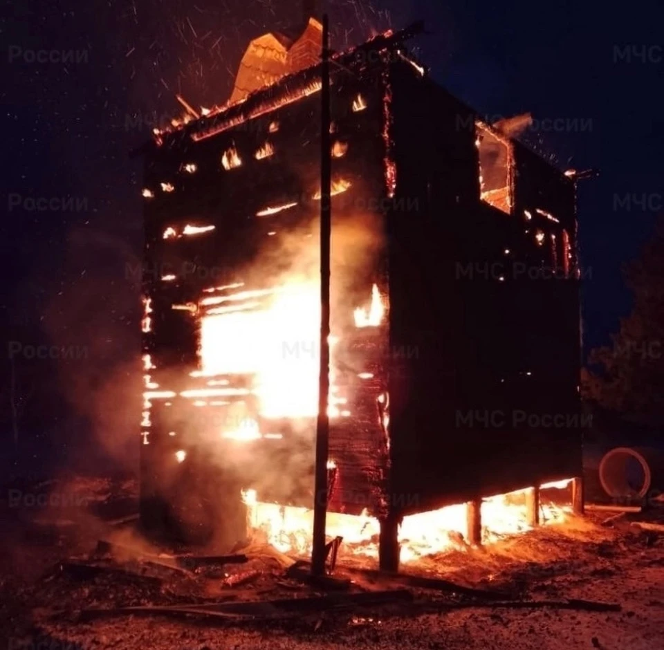 В Калужской области сгорел дом - KP.RU