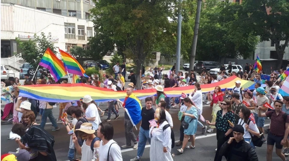 Молодые лесбиянки дома, крупным планом