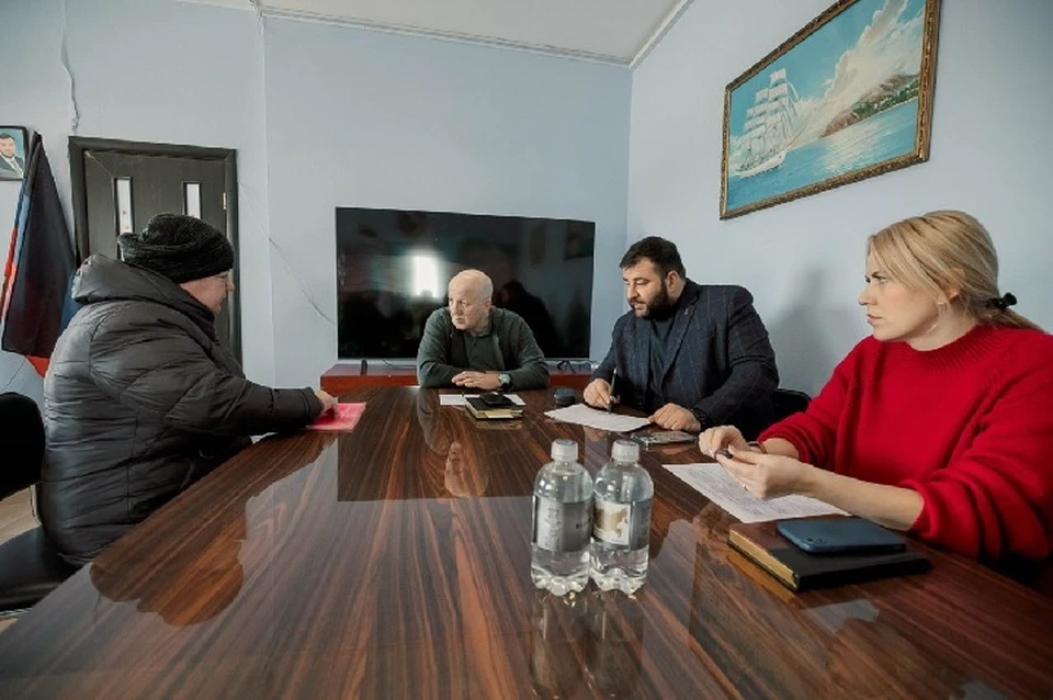Вопросы мариупольчан градоначальник взял на особый контроль. Фото: ТГ/Моргун