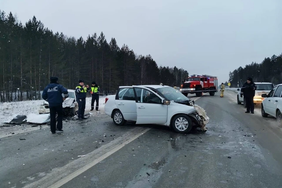 В аварии погибли водитель и пассажир Lada. Фото: ГИБДД по Свердловской области