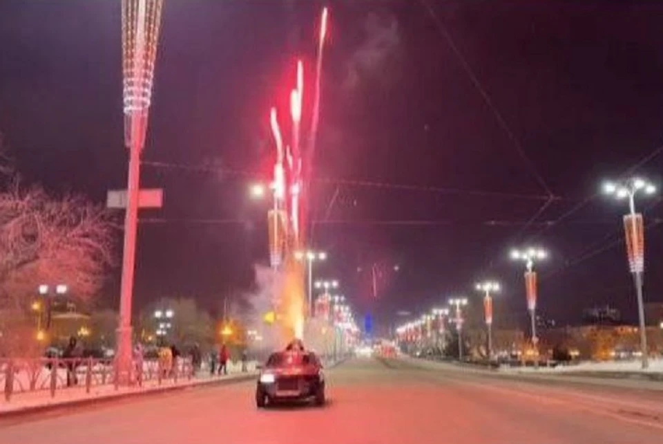 Экстремал проехался по центру Екатеринбурга 27 января. Фото: скриншот видео