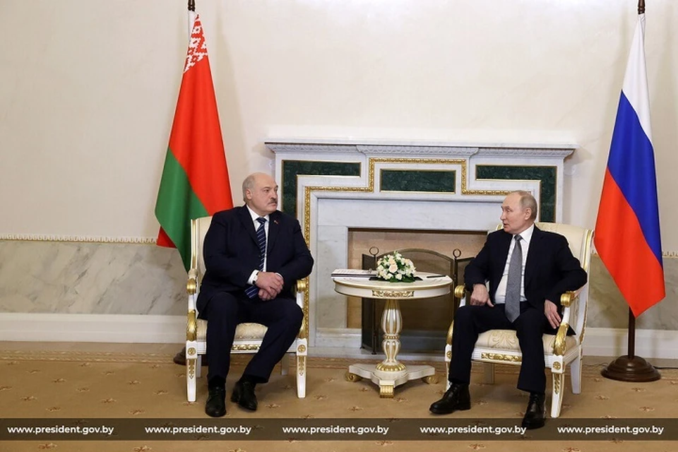 Лукашенко заявил, что обсудил с Путиным вопросы ВПК с учетом спецоперации. Фото: president.gov.by.