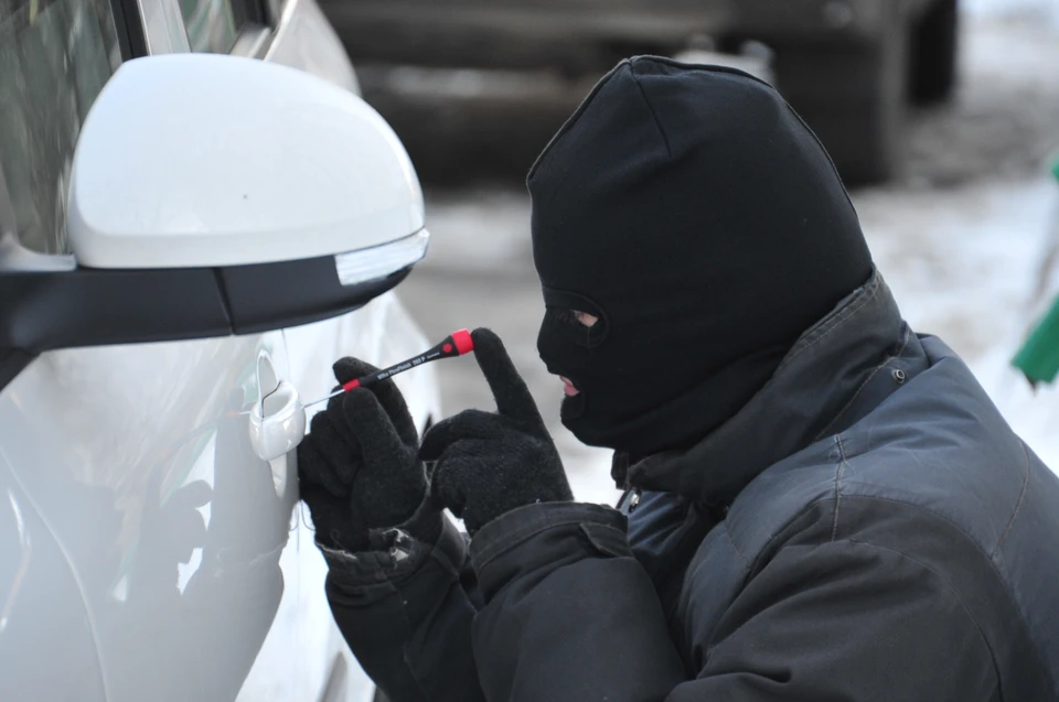 В Барышском районе ульяновца задержали прямо во время угона автомобиля