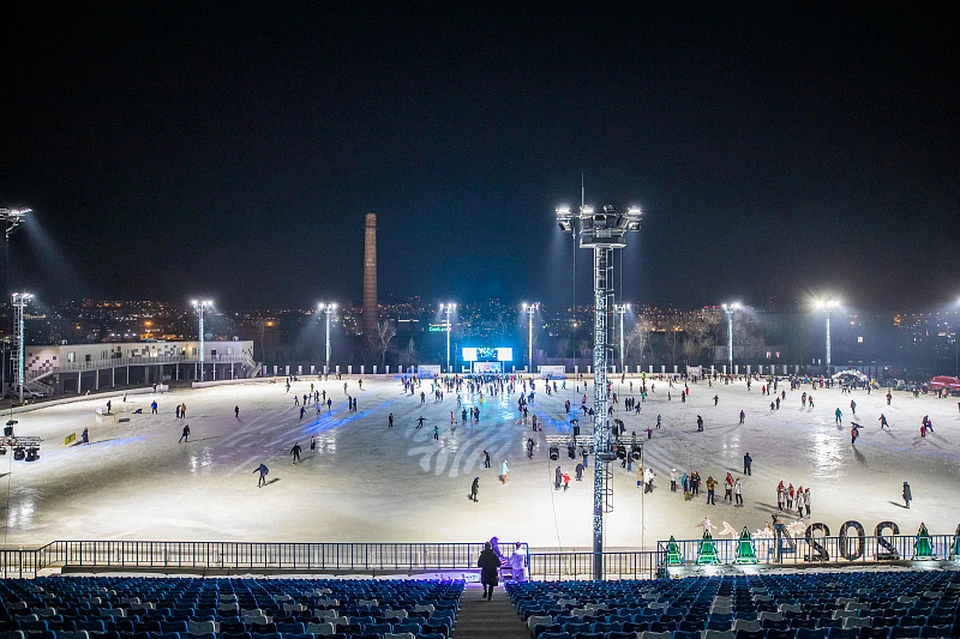 На стадионе залит каток. Фото: Администрация Владивостока