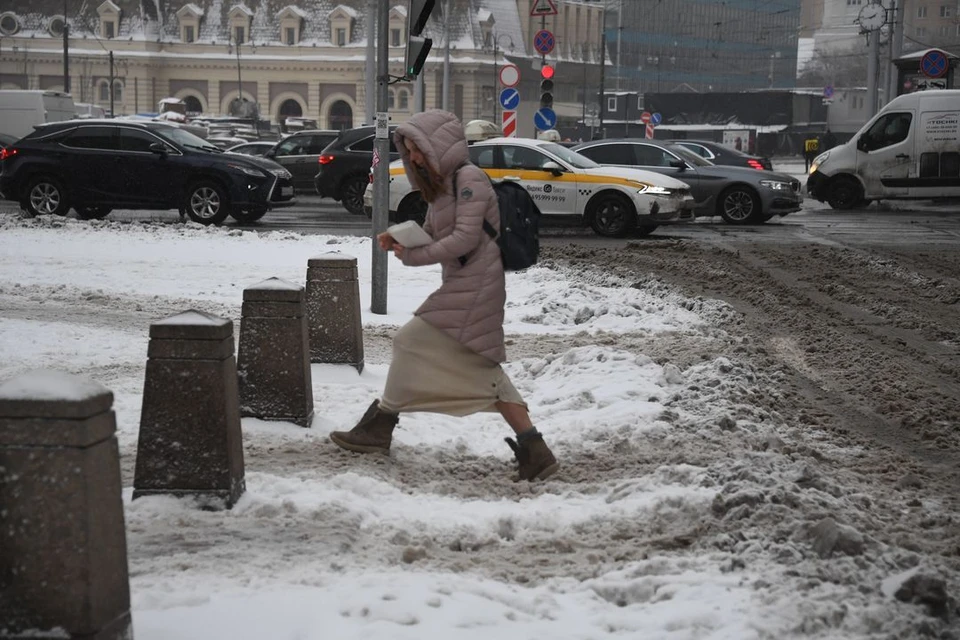 В мэрии Новосибирска объяснили появление грязи на дорогах.