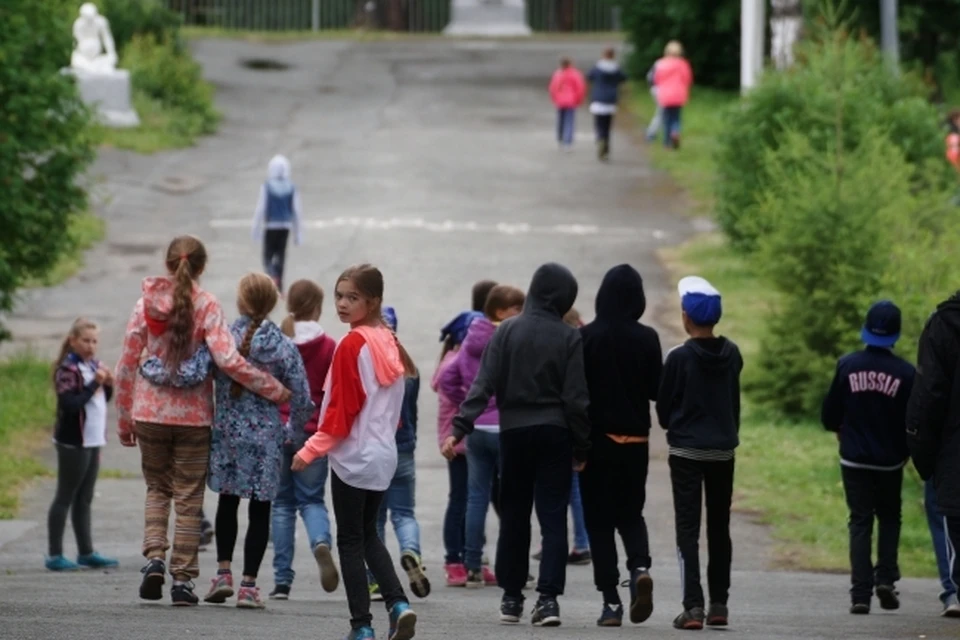 В Свердловской области стартовал прием заявок на путевки в детские лагеря и санатории