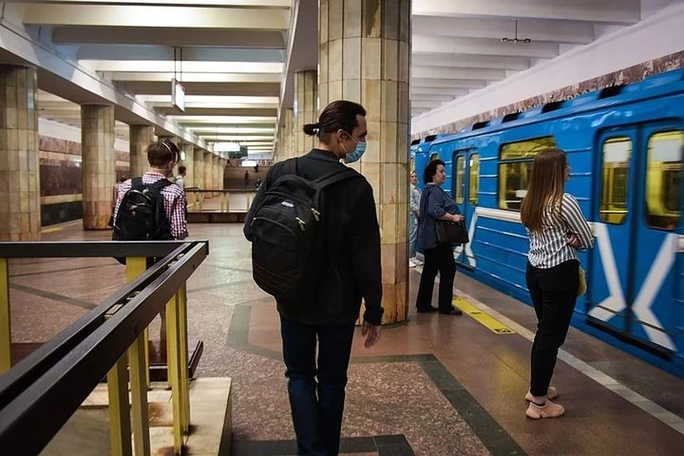 Каждый день метро перевозит больше 230 тысяч пассажиров.