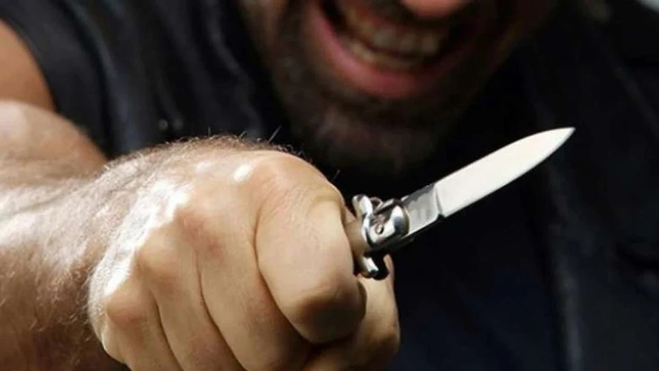 39-летний калужанин заподозрил персонал клуба в краже телефона и стал угрожать им ножом