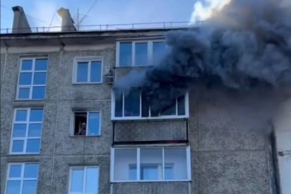 В МЧС выложили видео пожара на улице Помяловского в Иркутске 2 февраля 2024