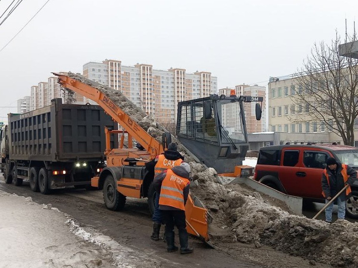 Больше 200 единиц техники убирают от снега улицы Тулы 2 февраля - KP.RU