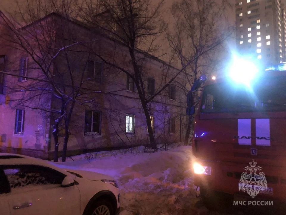 Пожар вспыхнул в квартире на первом этаже вечером 3 февраля