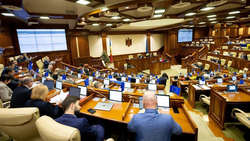 На заседании Парламента министр энергетики г-н Парликов не смог ответить на вопросы депутатов о ситуации в энергетическом секторе страны. Фото:соцсети