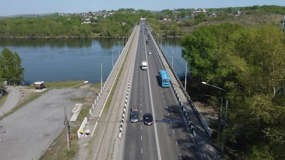 В Новокузнецке отремонтируют мост через Томь. Фото - администрация Новокузнецка.