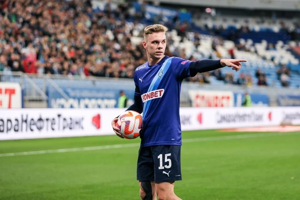 Максим Глушенков в январе 2023 года перешел в "Локомотив"