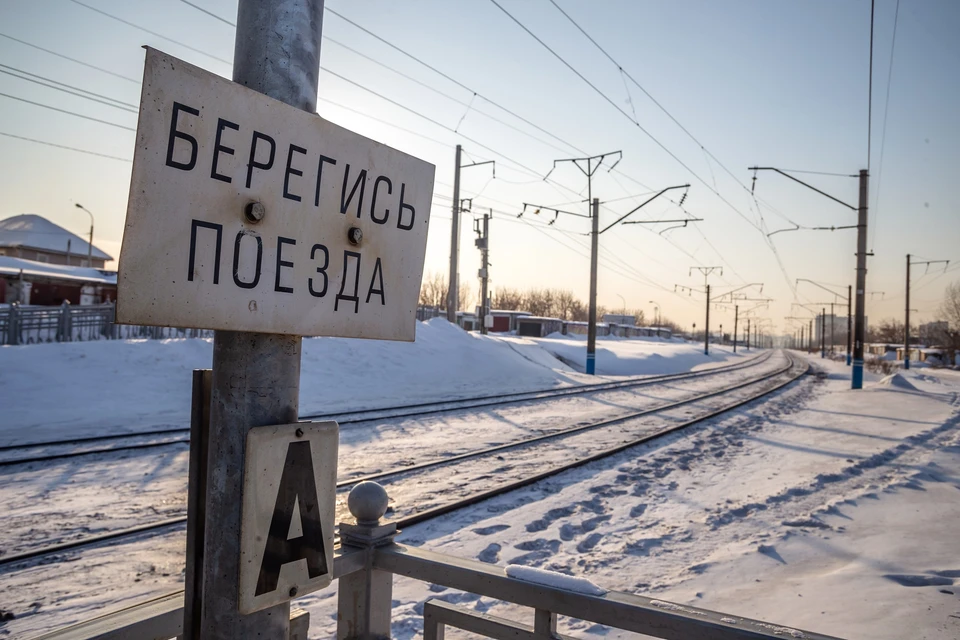 В Красноярске ограничат движение через железнодорожный переезд у Столбов