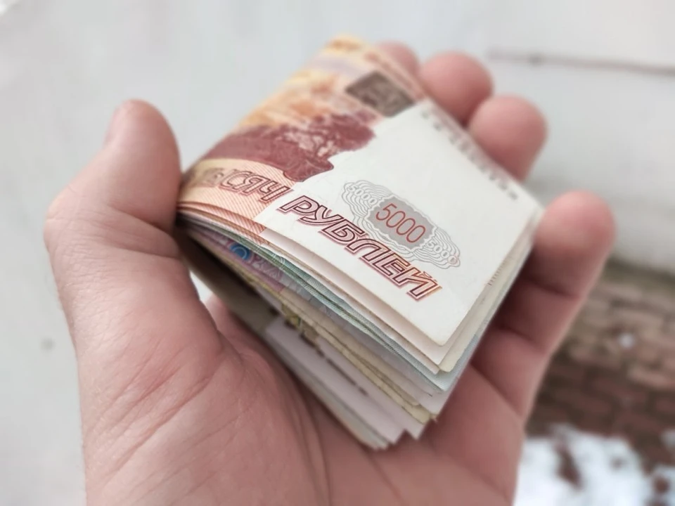 Калужанка пообещала оформить мигранту документы за 120 тысяч рублей, но ничего не сделала, а деньги забрала себе