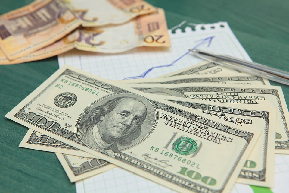 Нацбанк Беларуси сильно повысил курс доллара и курс евро на 8 февраля 2024 года.