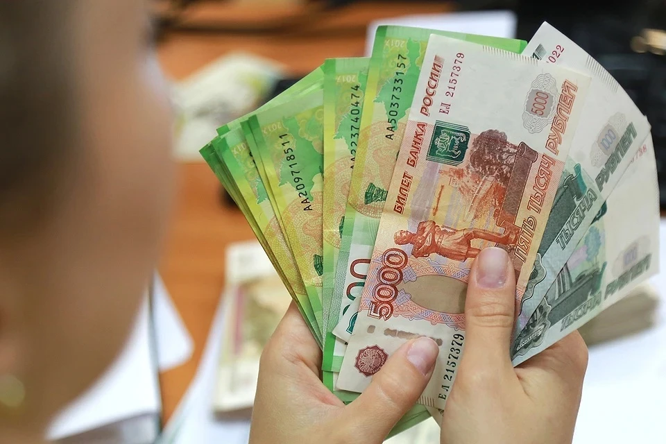 Женщина лишилась 75 000 рублей после общения с мошенниками