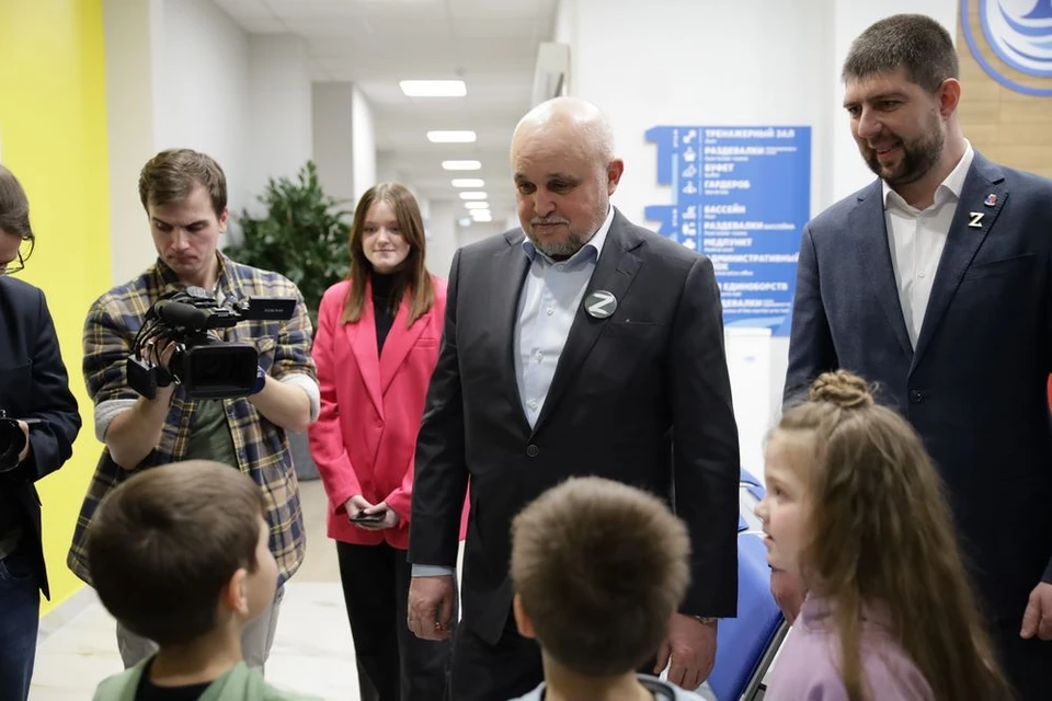 Сергей Цивилев поддержал идею кузбасских школьников. Фото - АПК.