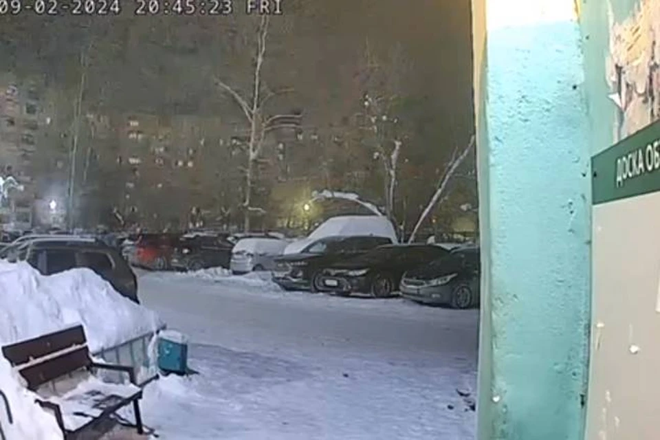 Громкий хлопок услышали в районе дома №14 по улице Петрищева. Фото: скриншот видео в группе ВКонтакте «Подслушано Дзержинск».