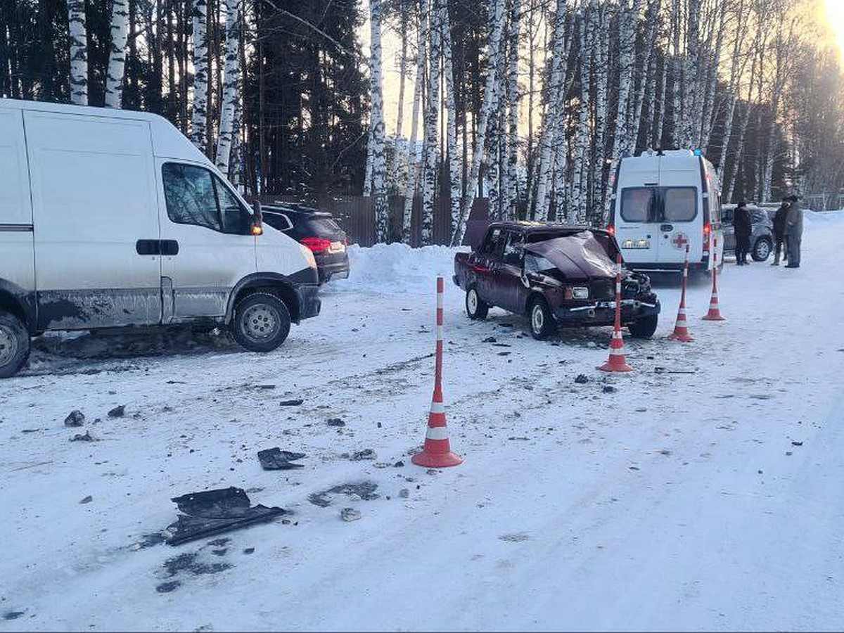 На тобольской трассе 17-летний автолюбитель спровоцировал ДТП в селе Малая  Зоркальцева - KP.RU