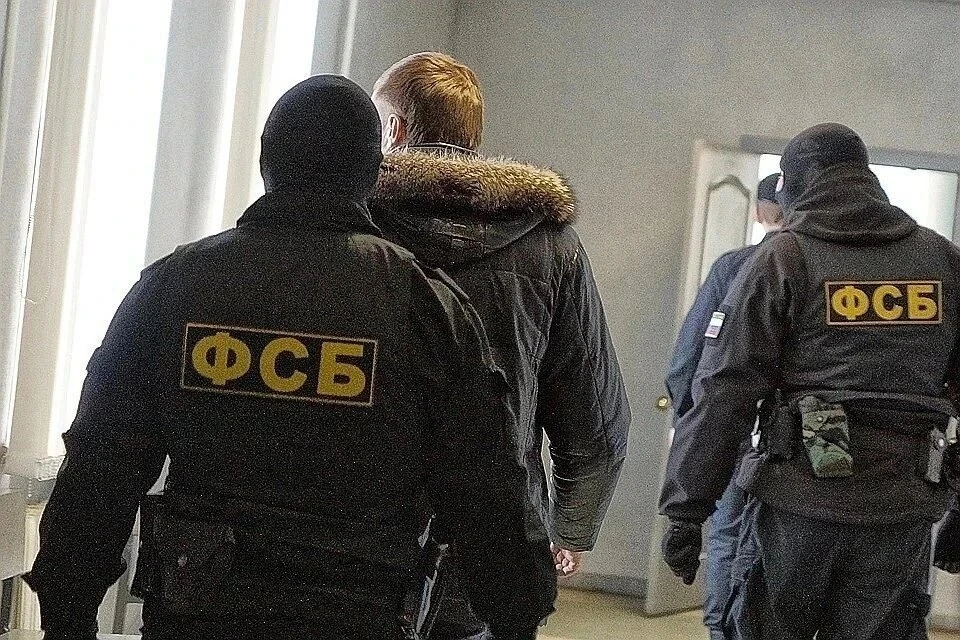 Сотрудники ФСБ задержали крымчан, вымогавших у бизнесмена 1 млн рублей