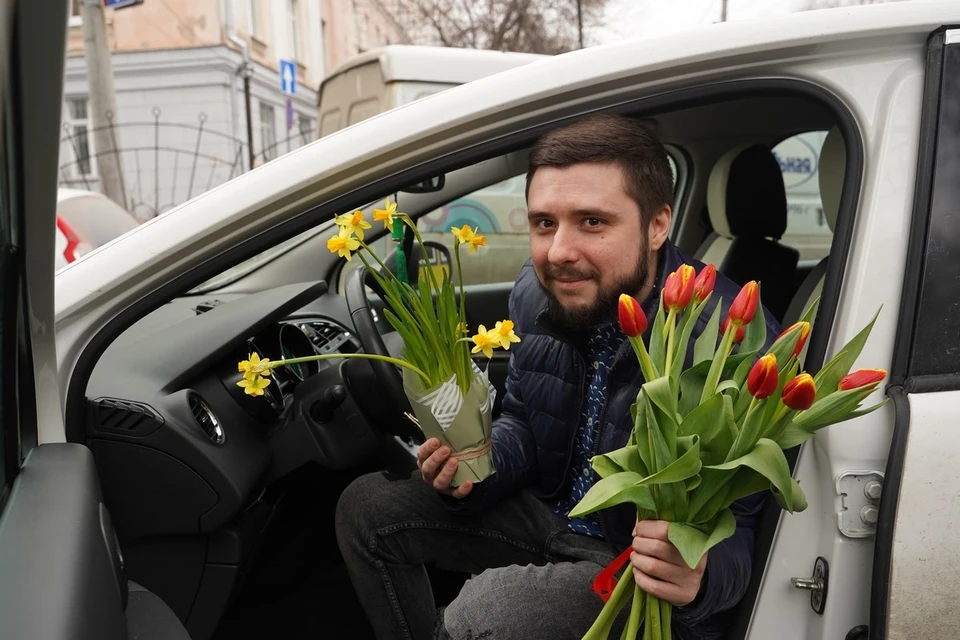 Подарок девушке обойдется в 3 700 рублей.