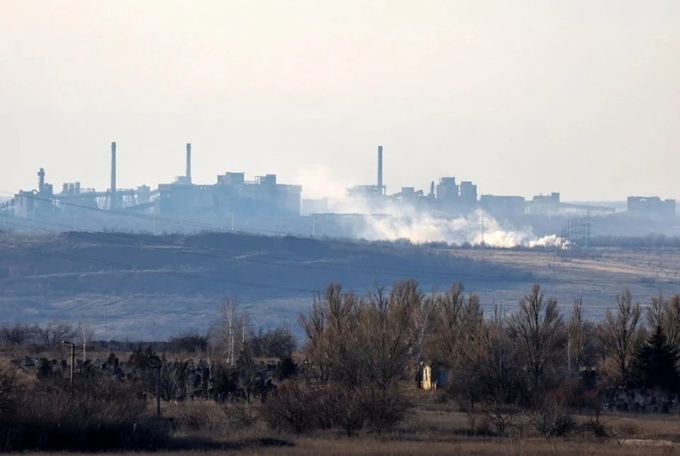 Минобороны: ВС РФ полностью зачистили от ВСУ коксохимический завод в Авдеевке