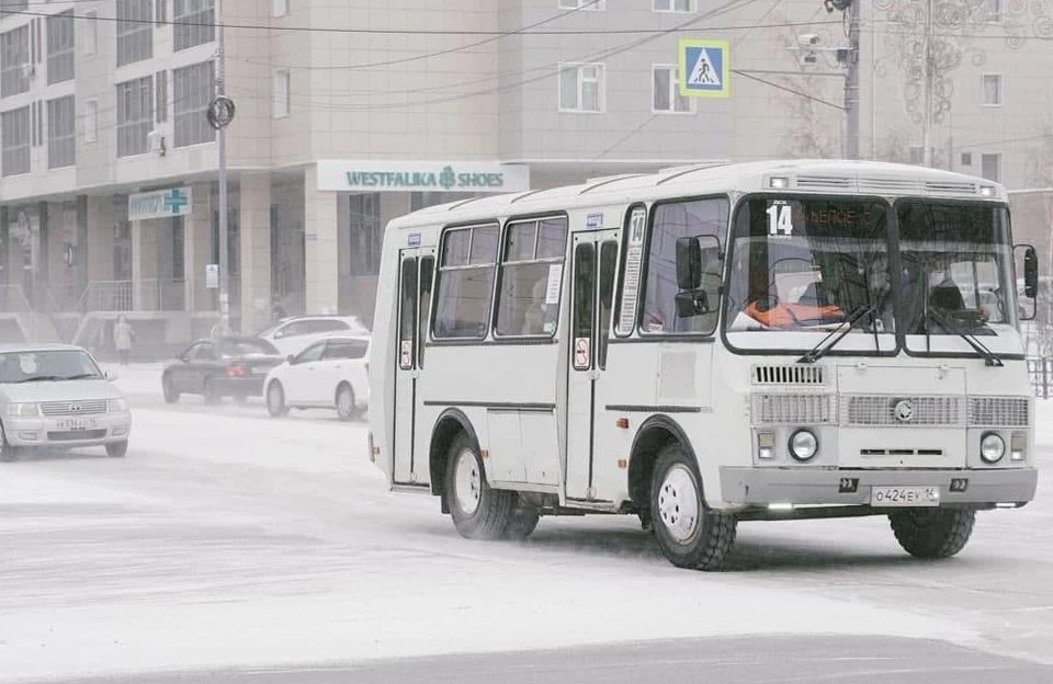 После открытия проспекта Ленина 1 декабря 2023 года, автобусы вновь вернулись на прежние маршруты. Фото: News.Ykt.Ru