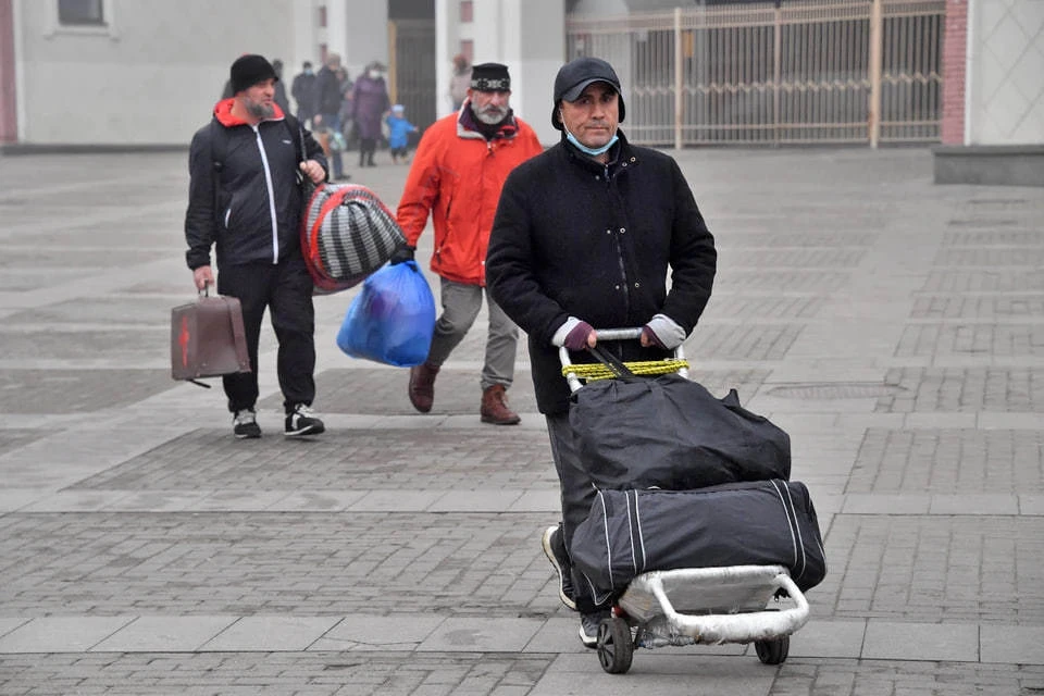 После рейда в подмосковном общежитии из России вышлют 60 нелегальных мигрантов
