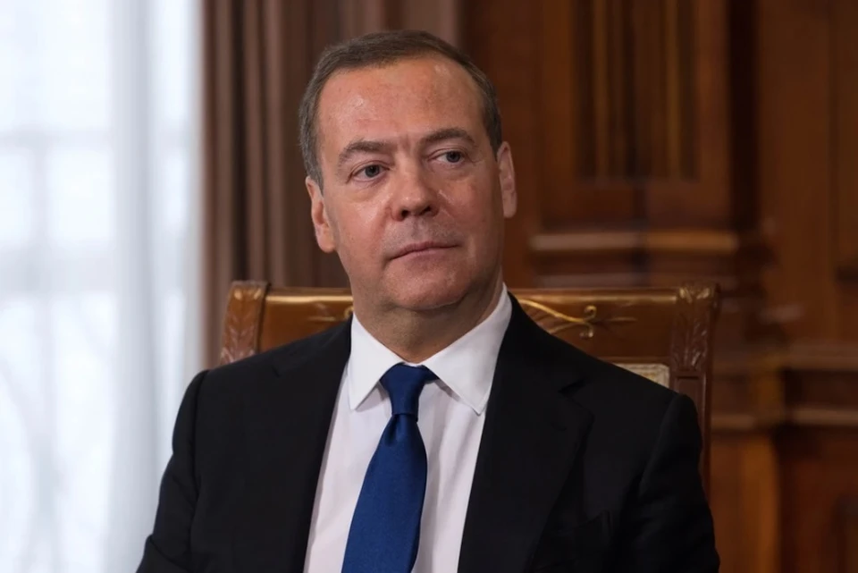 Медведев: Нет сомнений, что Владимир Путин победит на выборах президента Фото: Екатерина ШТУКИНА