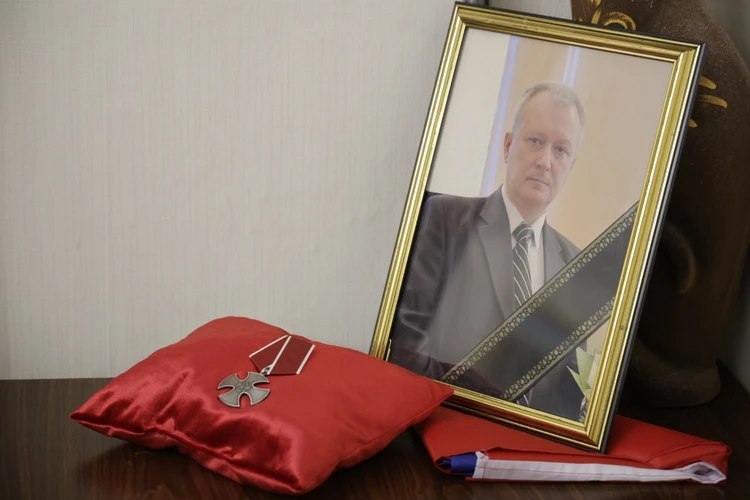 В День защитника Отечества губернатор и мэр навестили семьи белгородских героев