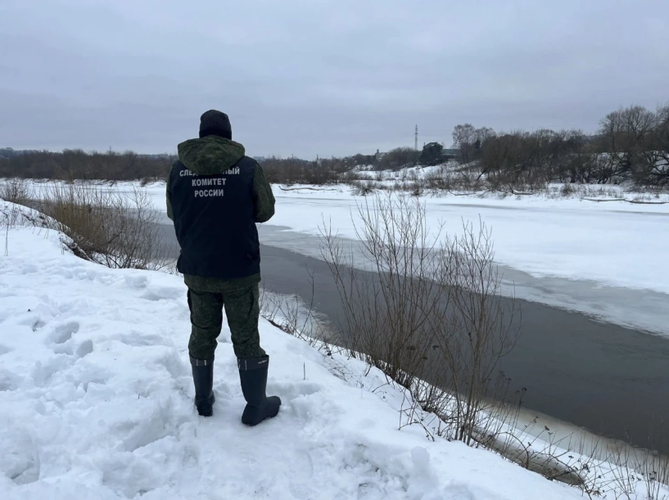 Поиск ребенка, провалившегося под лед начался в Смоленске Фото: СКР России по Смоленской области