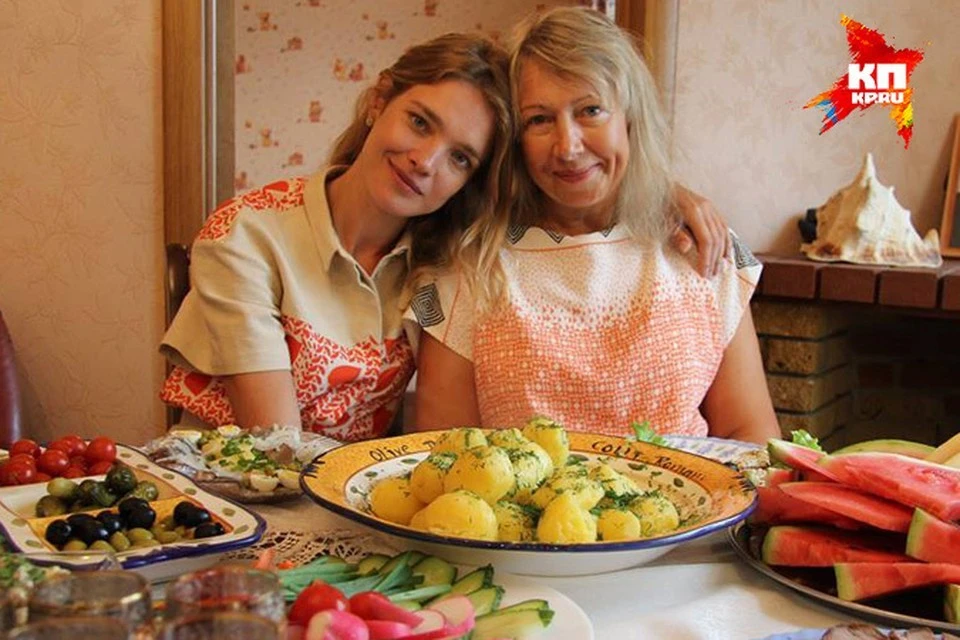 Мама Натальи Водяновой пекла пирожки на продажу.