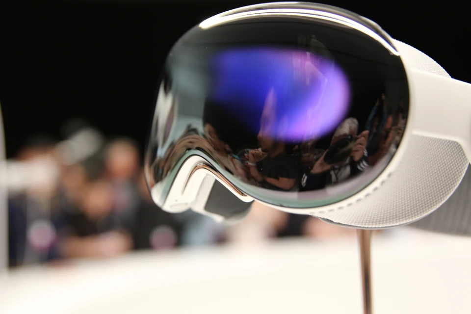 Очки виртуальной реальности Vision Pro американский программист решил надеть на собственную свадьбу