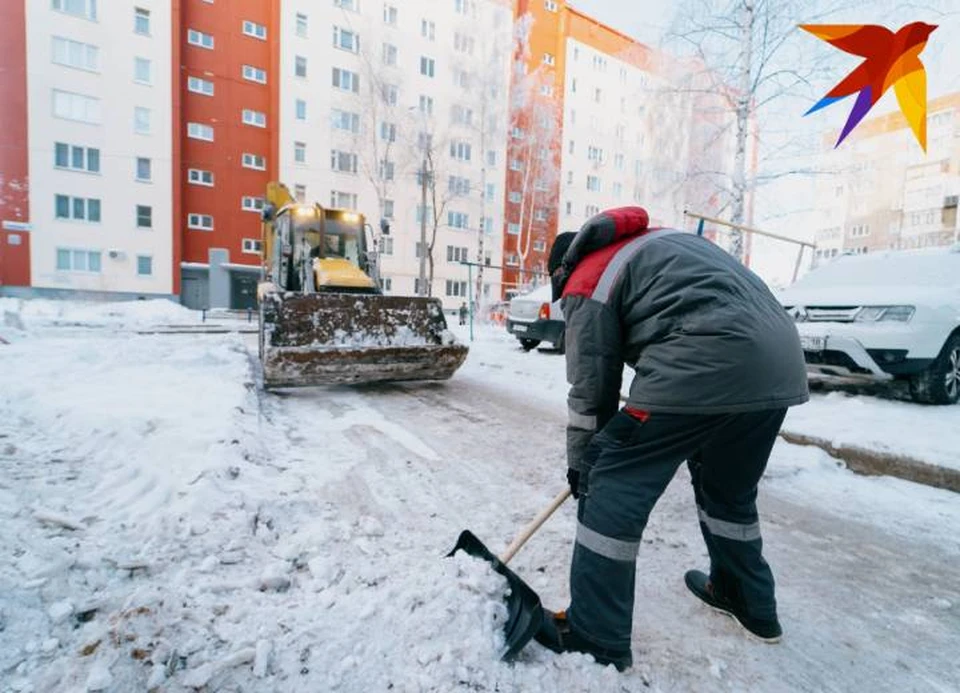 Работы ведутся во избежание образования снежных «каш» на тротуарах