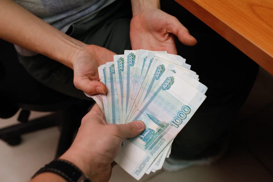 . Следствие полагает, что деньги он получал за то, что сдавал в арену помещения предприятия без договора