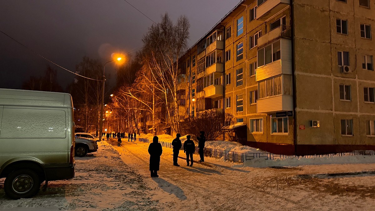 В Тобольске экстренно эвакуировали людей из-за обнаружения опасного  предмета - KP.RU