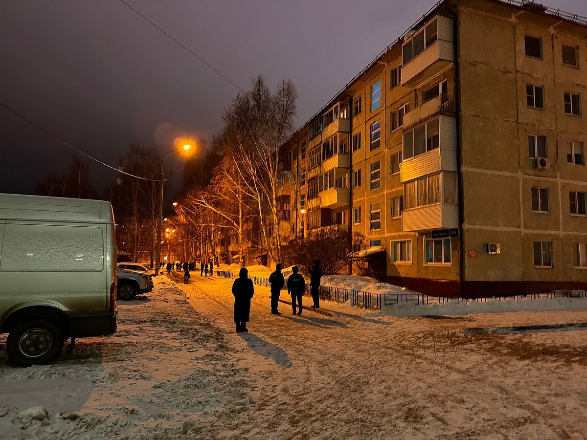 В Тобольске экстренно эвакуировали людей из-за обнаружения опасного  предмета - KP.RU