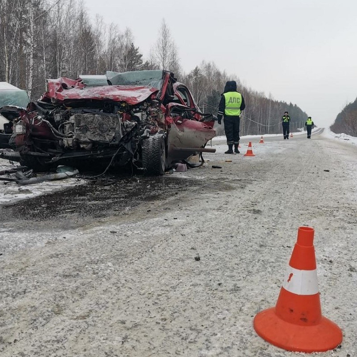 В Свердловской области на Режевском тракте произошло смертельное ДТП - KP.RU