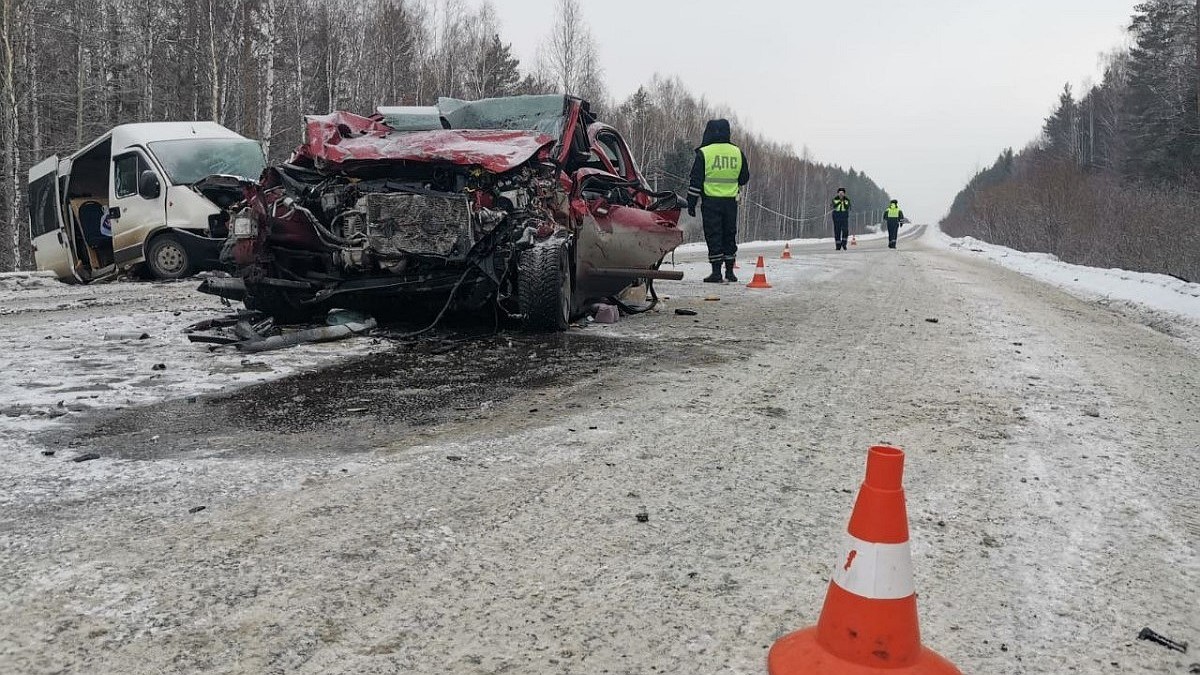 В Свердловской области на Режевском тракте произошло смертельное ДТП - KP.RU