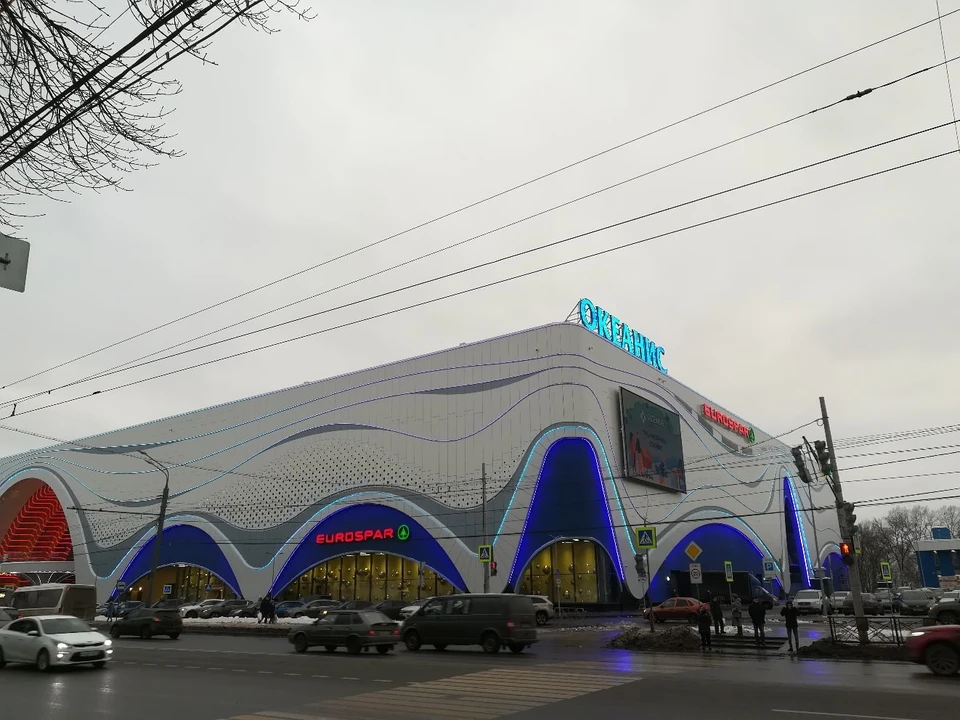 Порядка 300 человек эвакуировали из ТЦ «Океанис» в Нижнем Новгороде.