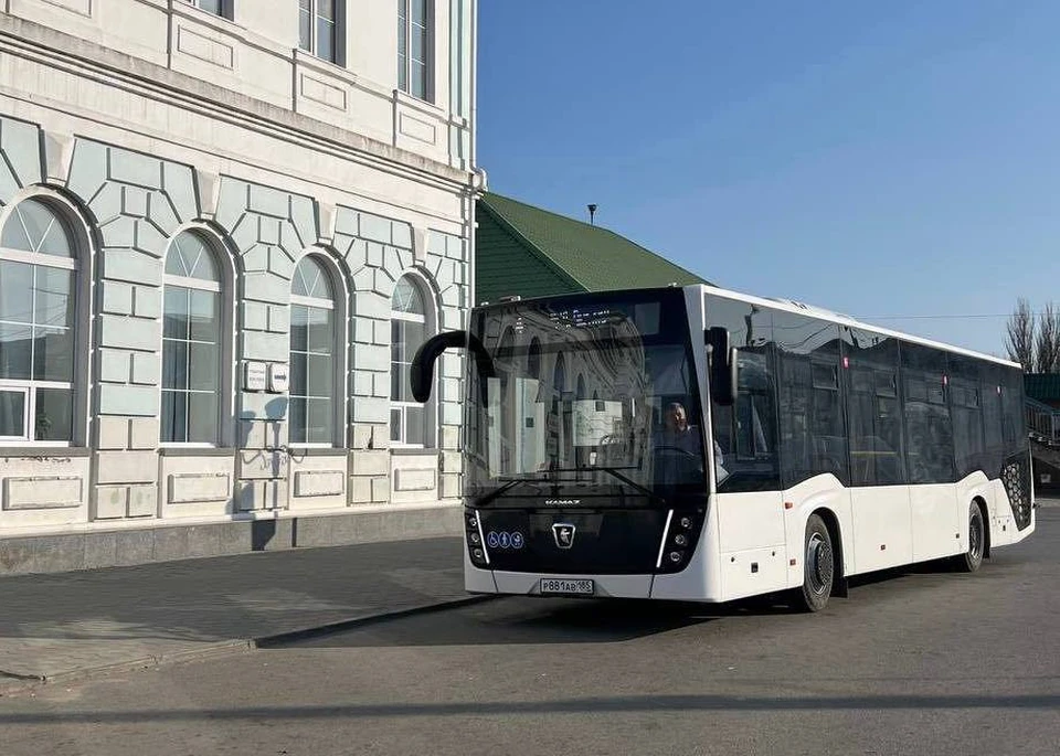 В Бердянске на дороги выпустили восемь дополнительных межмуниципальных автобуса. ФОТО: Евгений Балицкий