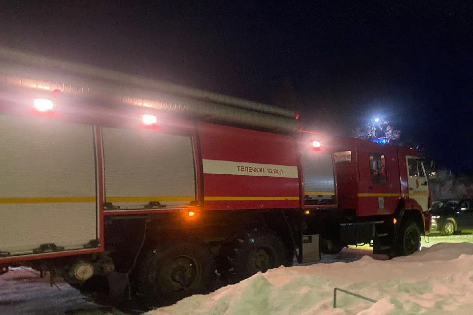 Огонь объял квартиру трехэтажного дома на улице Волгоградской. Фото: t.me/mchs_tatarstan