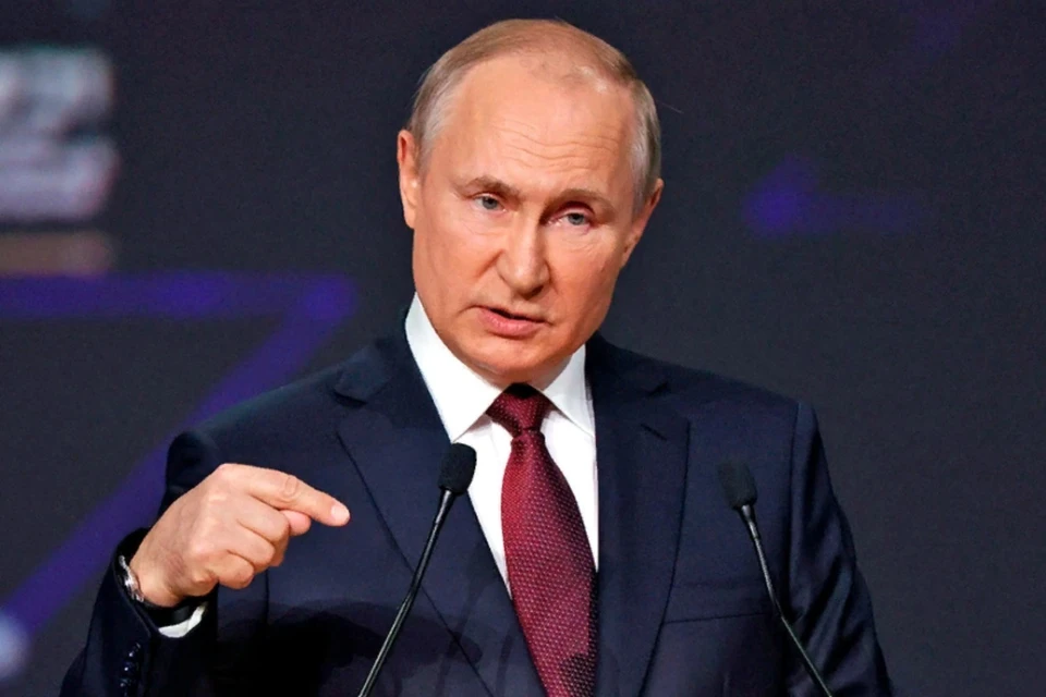 Присутствие иностранных войск на Украине и поставки вооружений ничего не изменят на поле боя, считает Владимир Путин