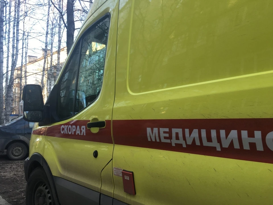В Коми скончался уснувший в гараже с заведенным авто мужчина